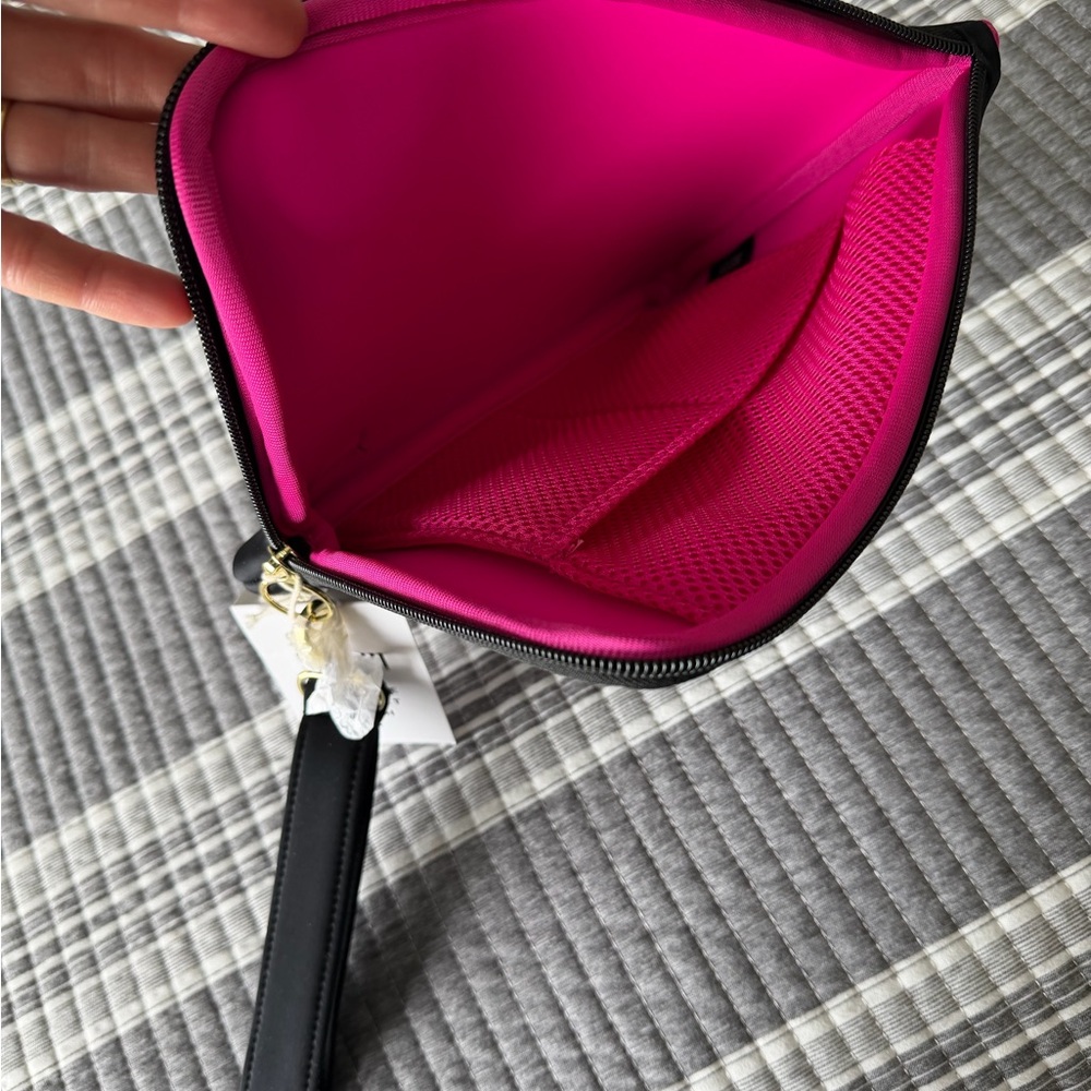 Kusshi Black Neoprene Wristlet Pouch - Picture 4 of 5